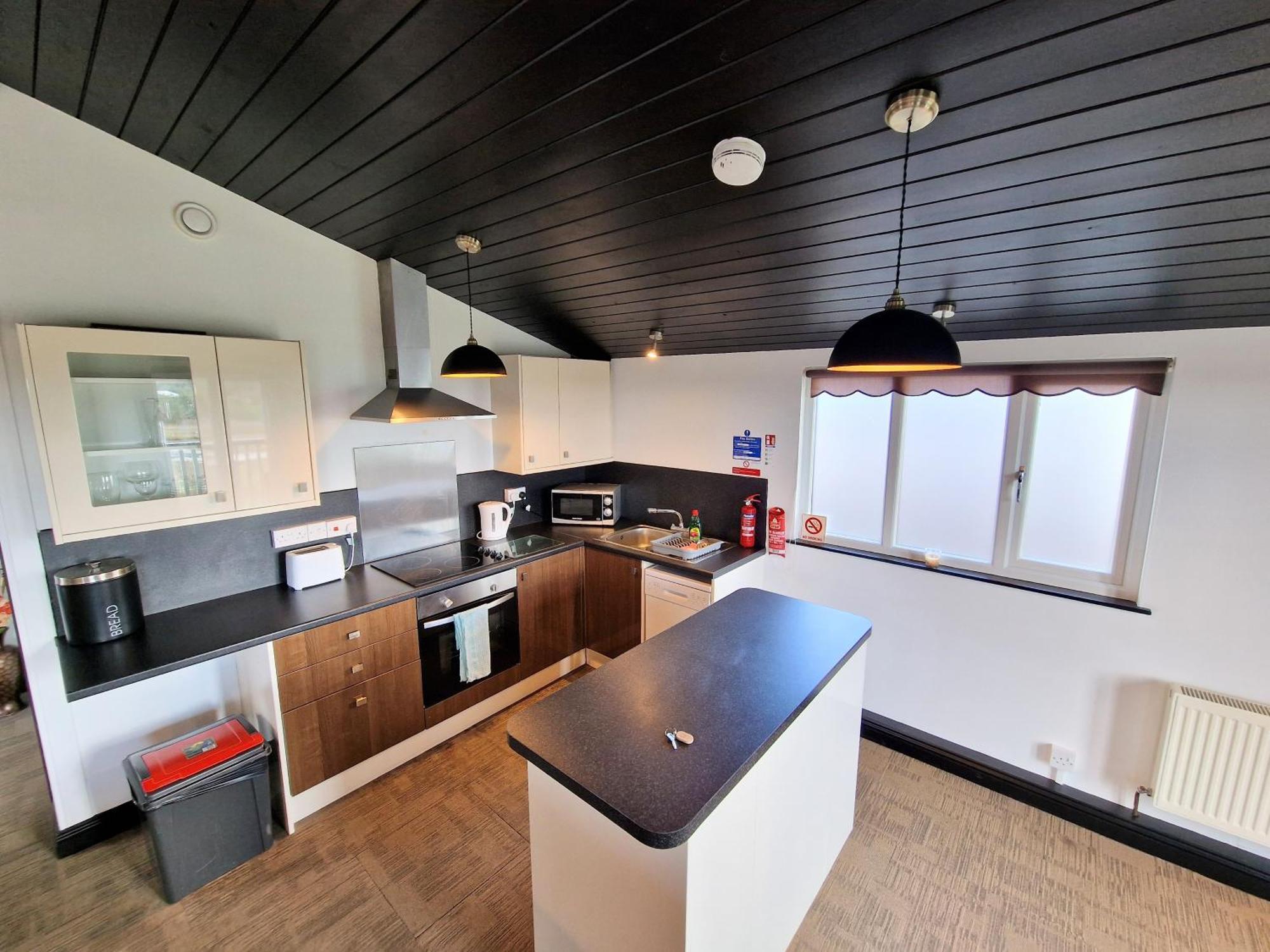 Ochil 9 With Private Hot Tub - Fife - Loch Leven - Lomond Hills - Pet Friendly Villa Kelty Kültér fotó