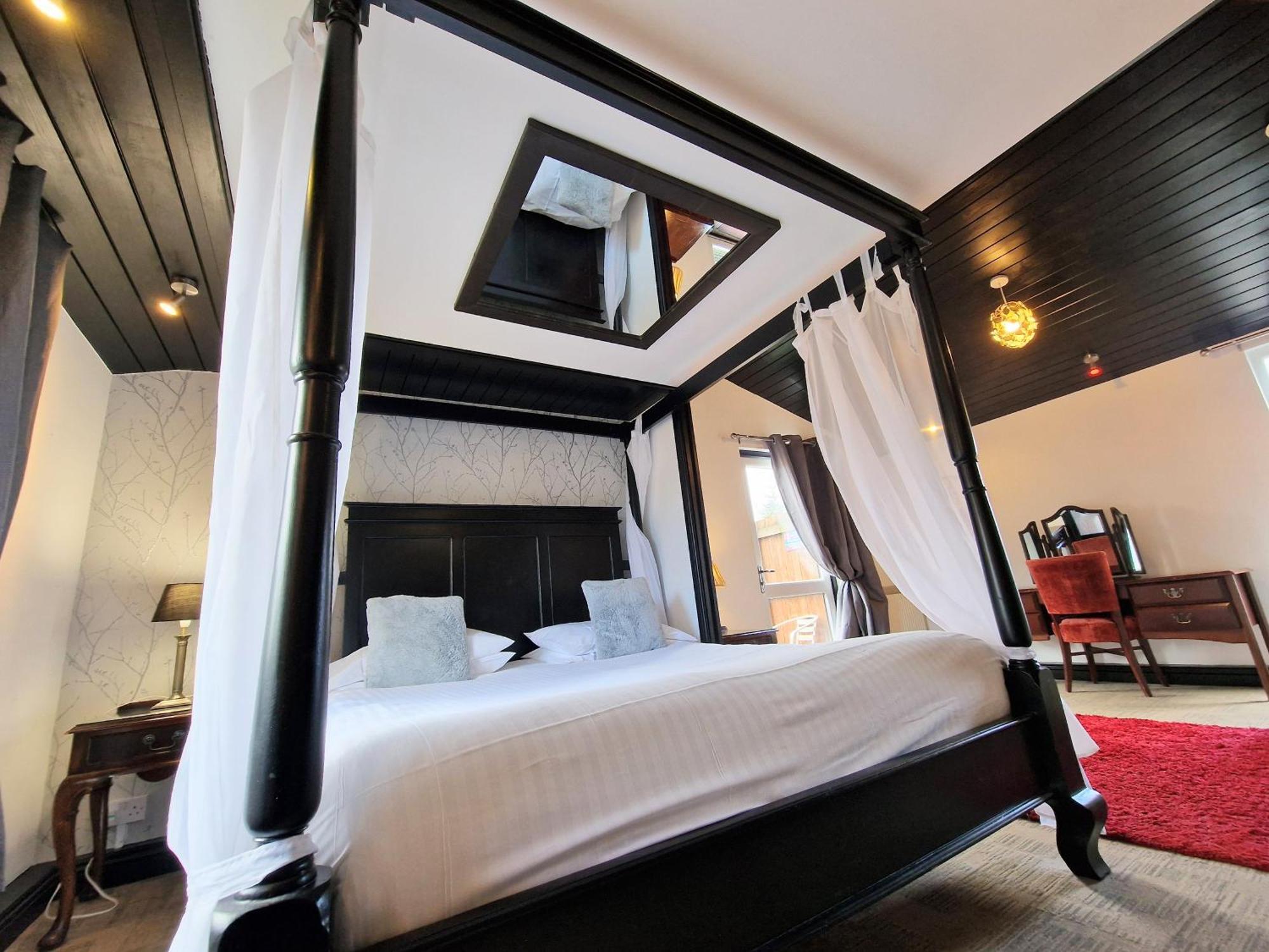 Ochil 9 With Private Hot Tub - Fife - Loch Leven - Lomond Hills - Pet Friendly Villa Kelty Kültér fotó