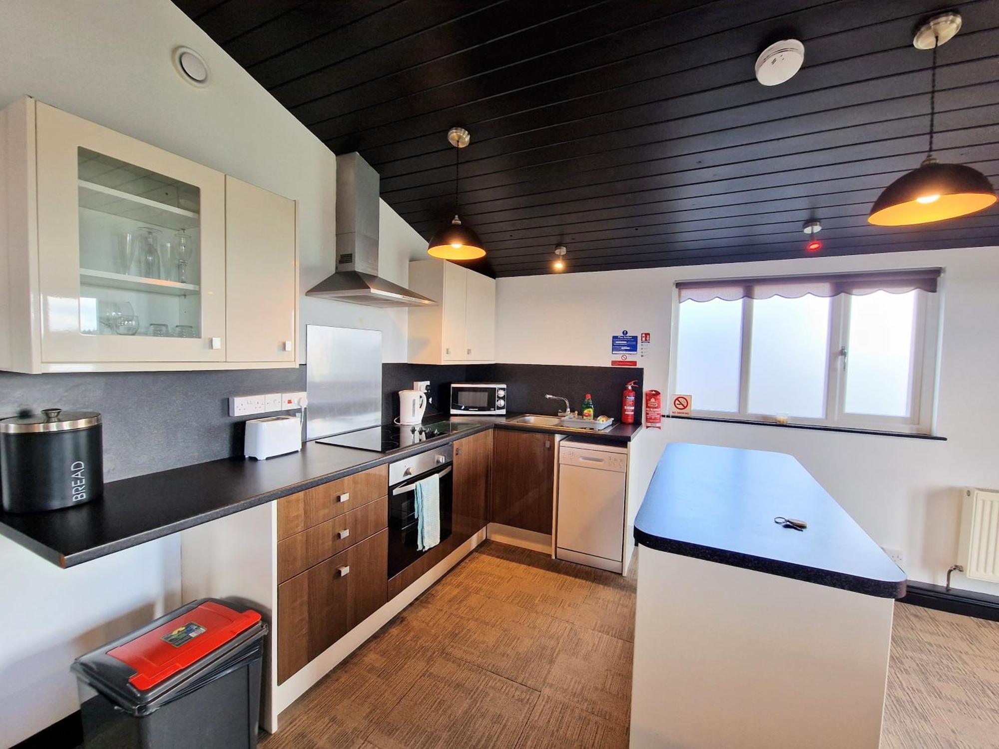 Ochil 9 With Private Hot Tub - Fife - Loch Leven - Lomond Hills - Pet Friendly Villa Kelty Kültér fotó